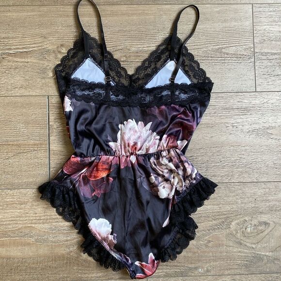 Dolls Kill Brand Widow Floral Black Satin Teddy Sleepwear Lingerie w Lace Trim - Picture 2 of 5